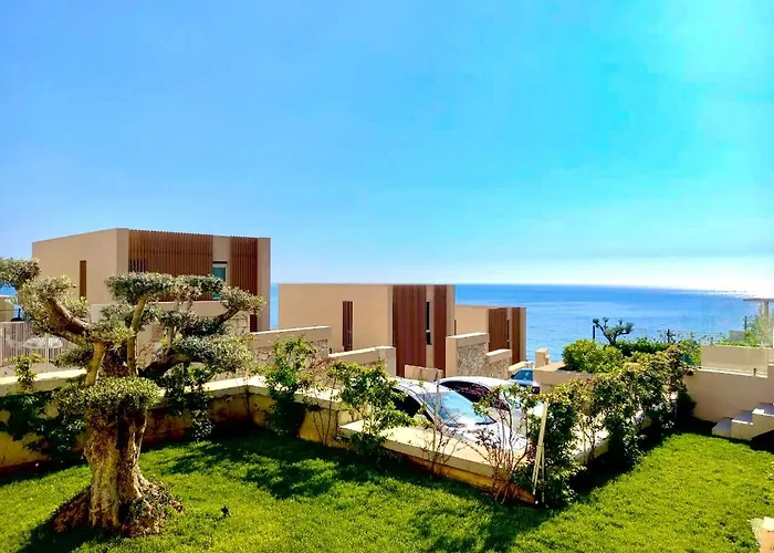 Seaclusion Villa Palase